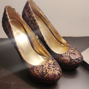 Zigi Soho Women's Heels in Gold and Black